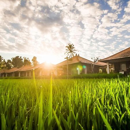 Sri Lestari Banyuatis Villa Munduk  Exterior photo
